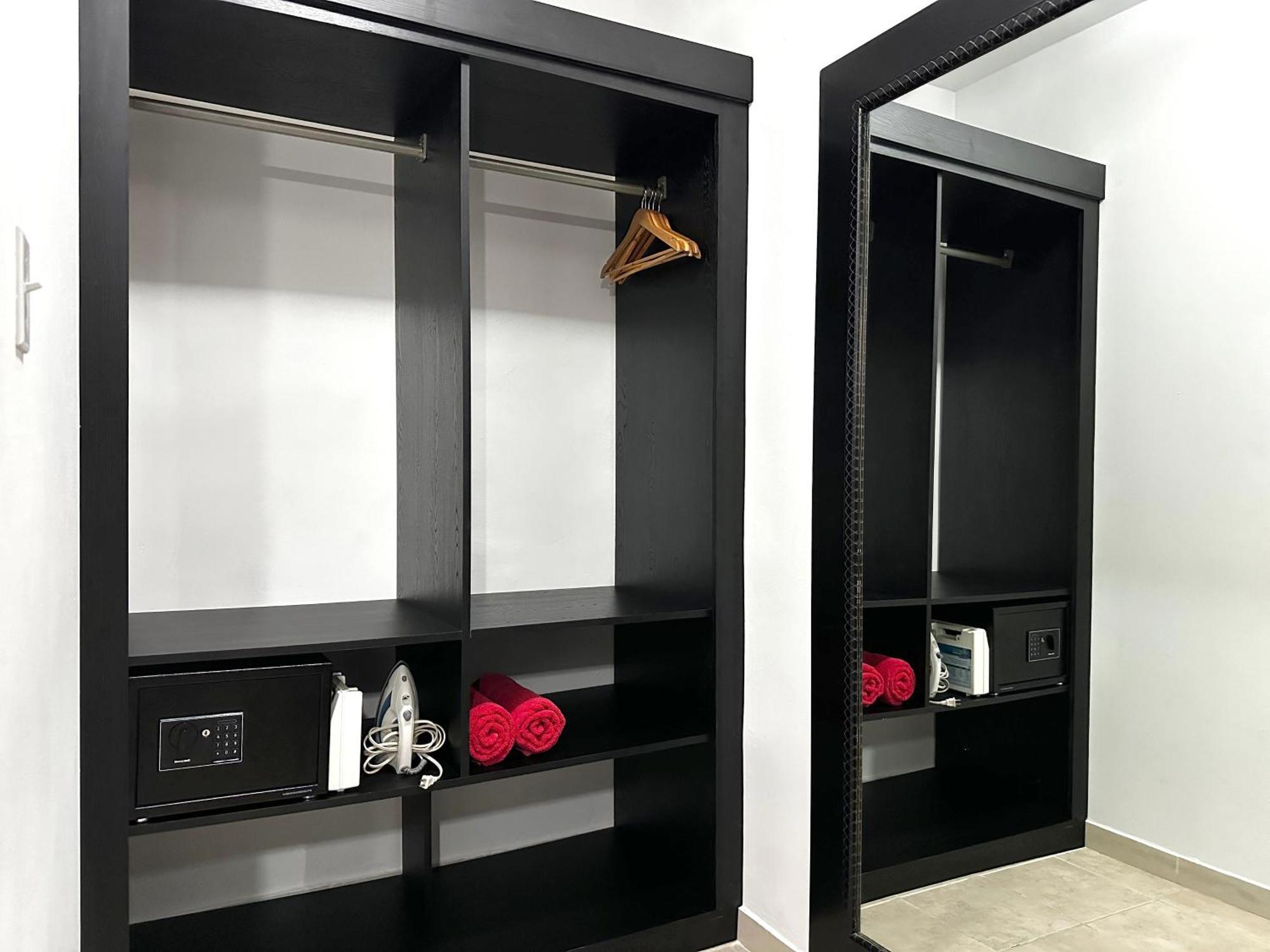 Ladybugs Apartments شاطئ بالم المظهر الخارجي الصورة